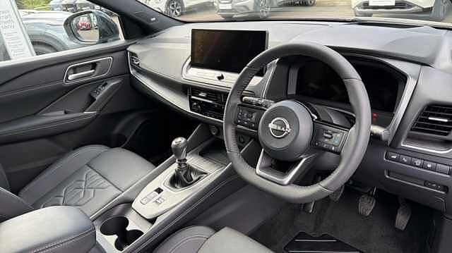 Nissan Qashqai Qashqai 1.3 Dig-t MHB 140 Tkna Bose Pack