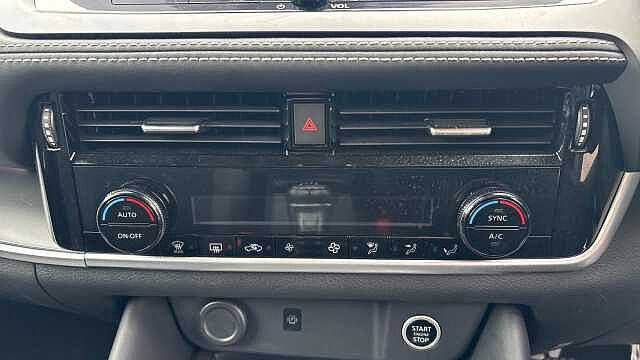 Nissan Qashqai QASHQAI 1.3 DiG-T MH N-Connecta 5dr